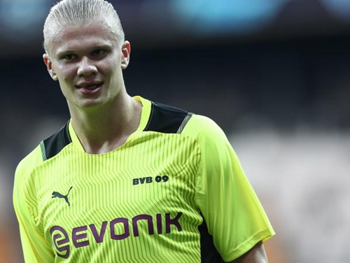 太阳报：巴萨想签15岁新星加布里埃尔，但曼联有信心留下他