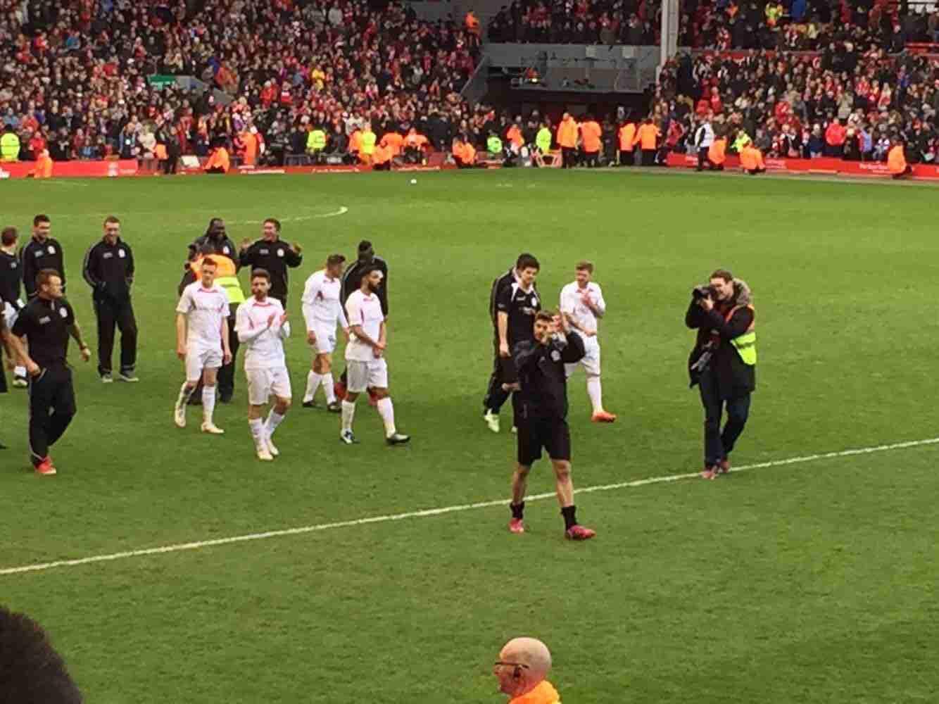 意媒：安古伊萨在喀麦隆国家队中遭遇肌肉受伤