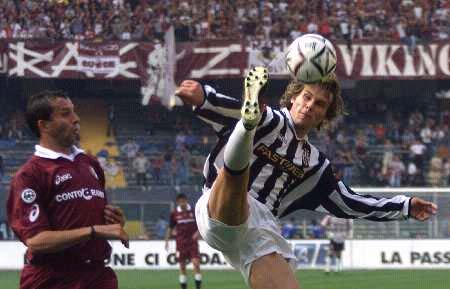 欧联杯八强抽签产生，多场恶战值得期待