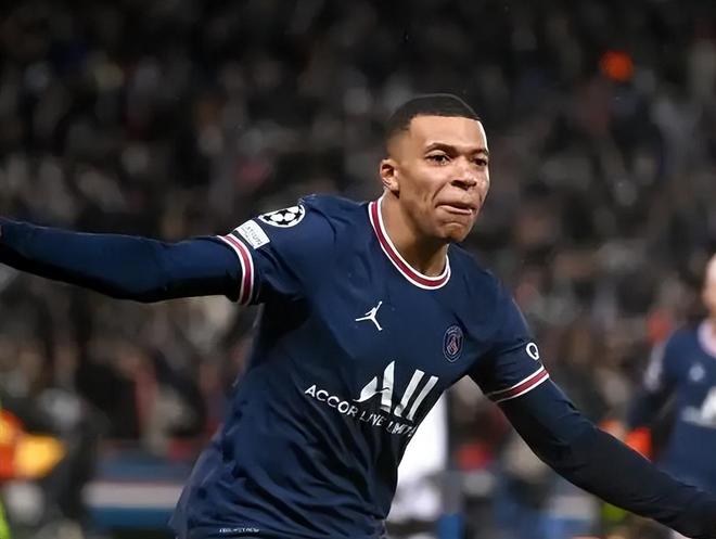 世体：巴萨引援名单已有多名后卫，奥塔门迪与德弗莱等人在列（世体：巴萨后防引援人选众多，奥塔门迪与德弗莱等在列）