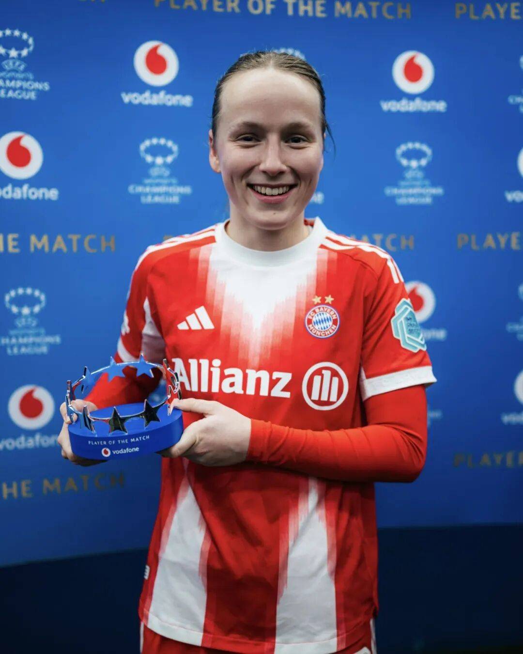 拜仁因球迷燃放烟火被罚，欧冠主场部分看台关闭