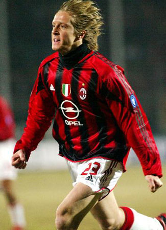 队记：莫兰特符合开拓者的快节奏打法，可用亨德森或夏普交易