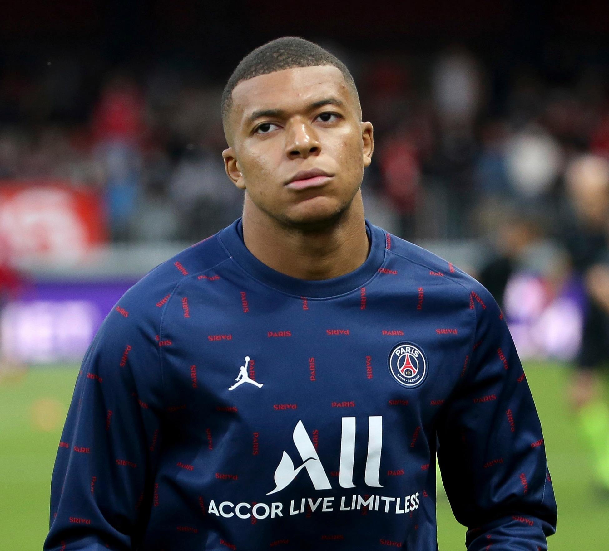 足球中超重金投入青训，多所足球学校开建（中超加码青训投入，多所足球学校陆续开建）