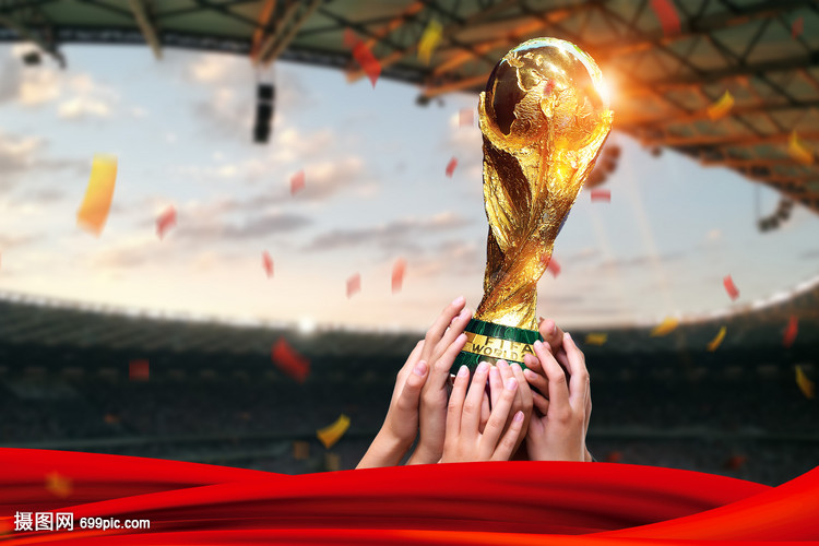 东契奇调侃里夫斯：他打得像是顶级球星，这是我最后一次夸他