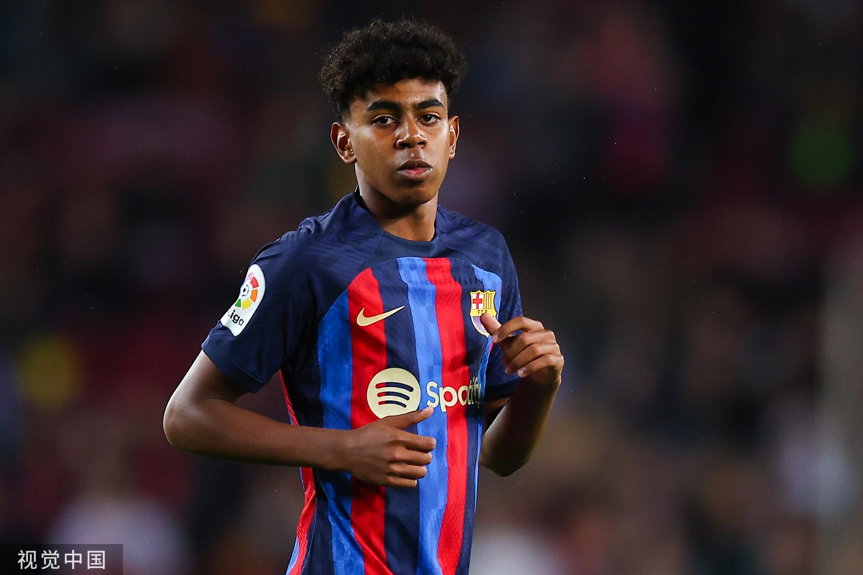 足球世界杯亚洲区预选赛关键球员表现突出